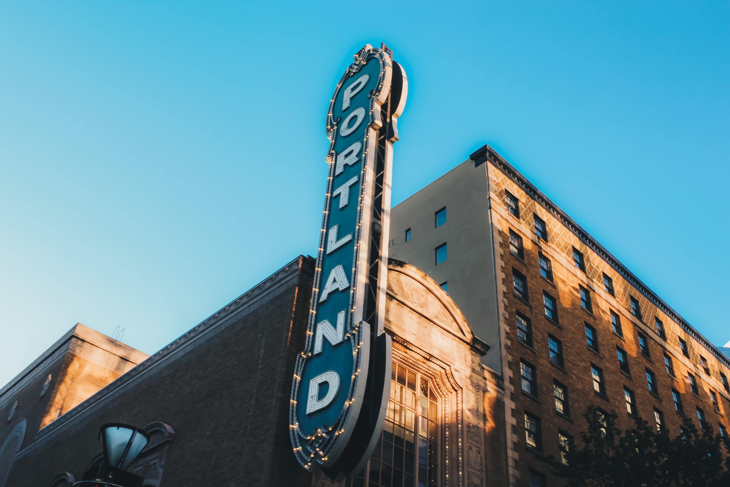 Zach savinar 38 Ik75 KQ Nhk unsplash